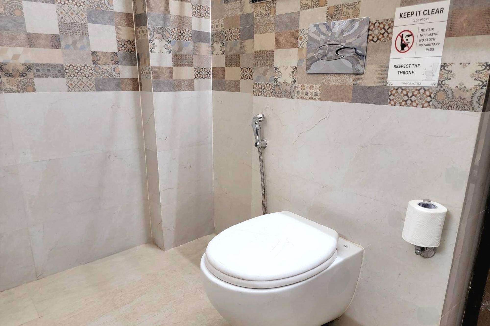 Vamsor Heights 1047 Hotel Gurgaon Bagian luar foto